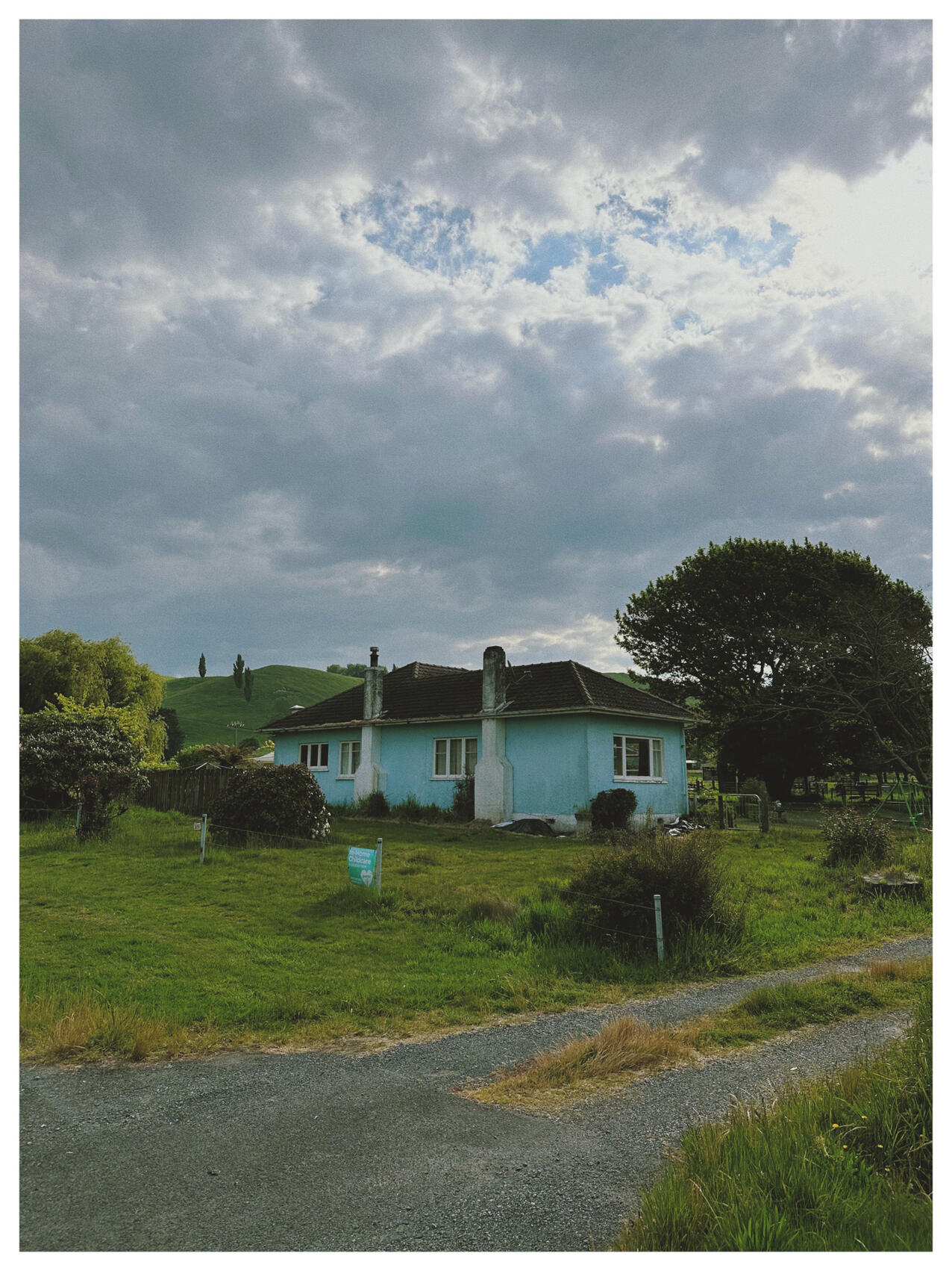 NZ..38..26..18.270-176..18..55.878, 2022. lemonde2d. MIME: image/jpeg, Token: FA2, Storage: IPFS, Contract: KT1...