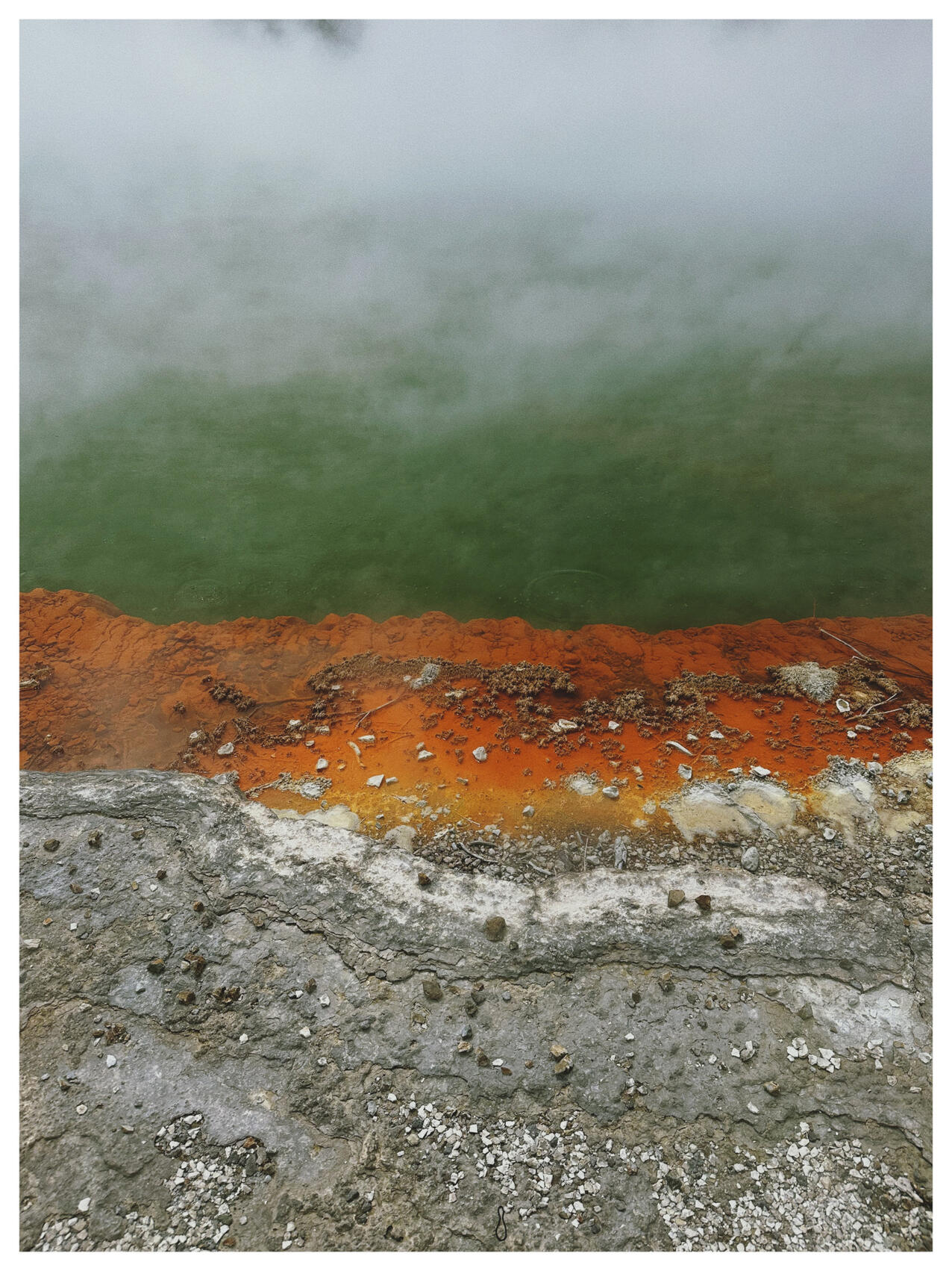 NZ..38..21..33.462-176..22..9.288, 2022. lemonde2d. MIME: image/jpeg, Token: FA2, Storage: IPFS, Contract: KT1...